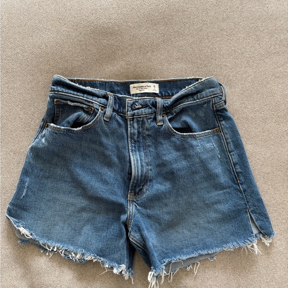 Abercrombie & Fitch High-Rise 4 inch Mom Shorts